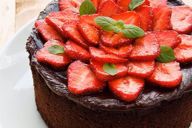 ¿Cómo se hacen las fresas bañadas en chocolate?