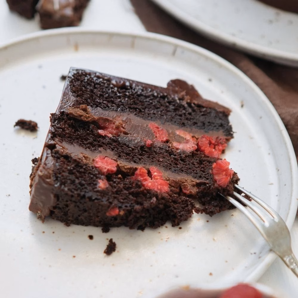 ¿Cuánto tiempo toma la torta de frambuesa y manjar?