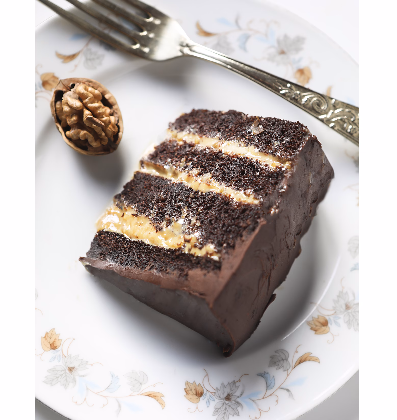 ¿Cómo hacer una torta de chocolate y manjar?