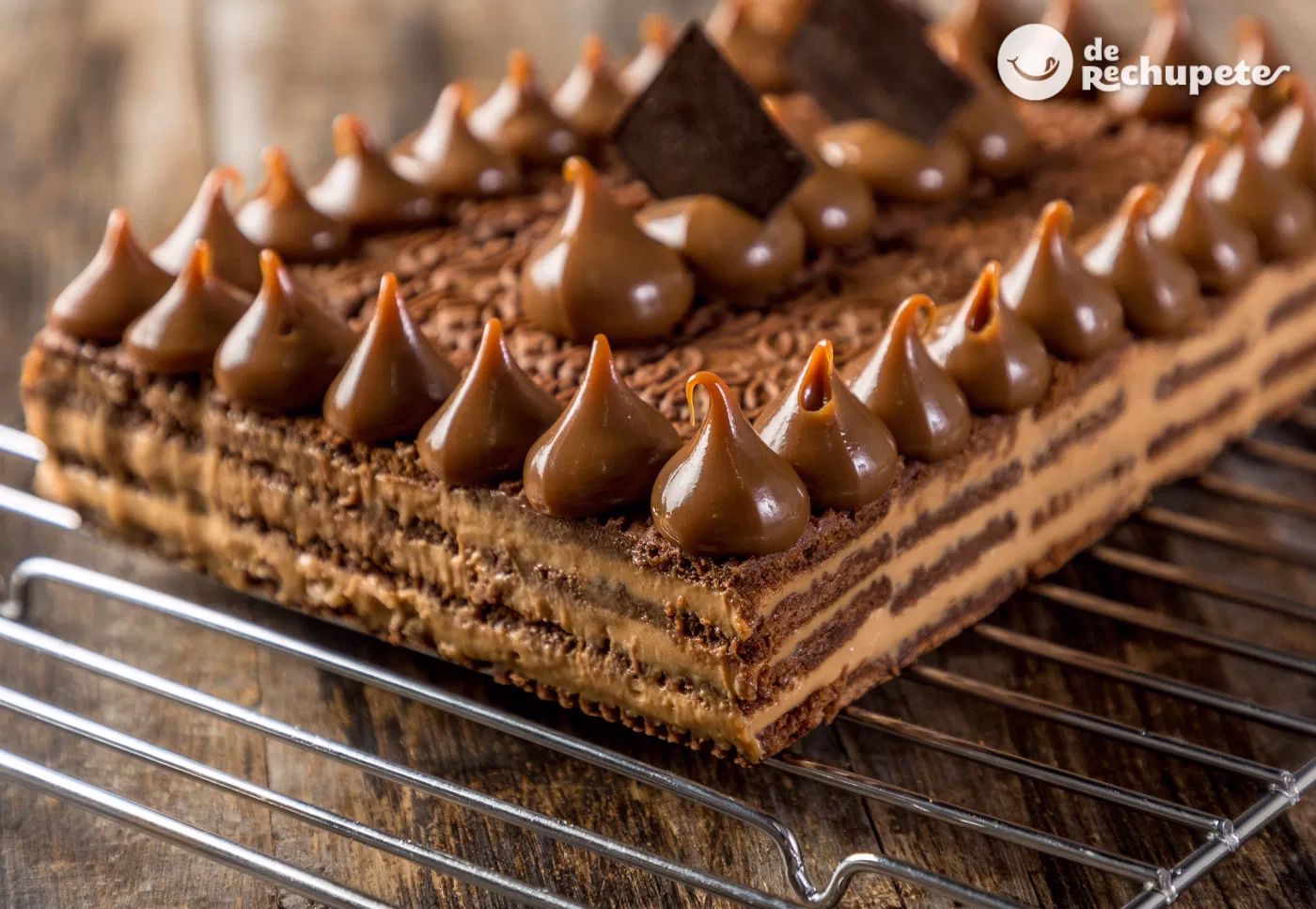 ¿Cómo preparar una chocotorta con queso crema?