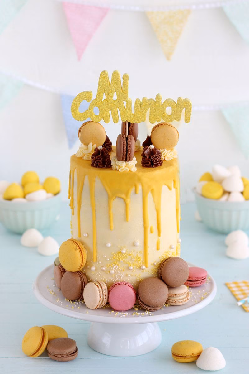 ¿Cómo hacer una torta amarilla con caramelo?