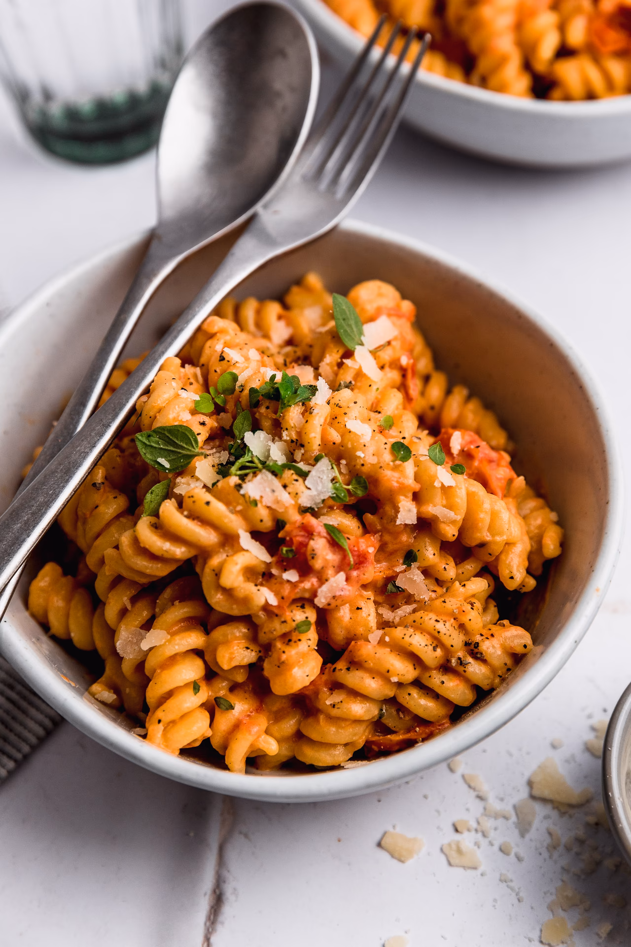 ¿Cómo cocinar fideos con salsa de tomate?