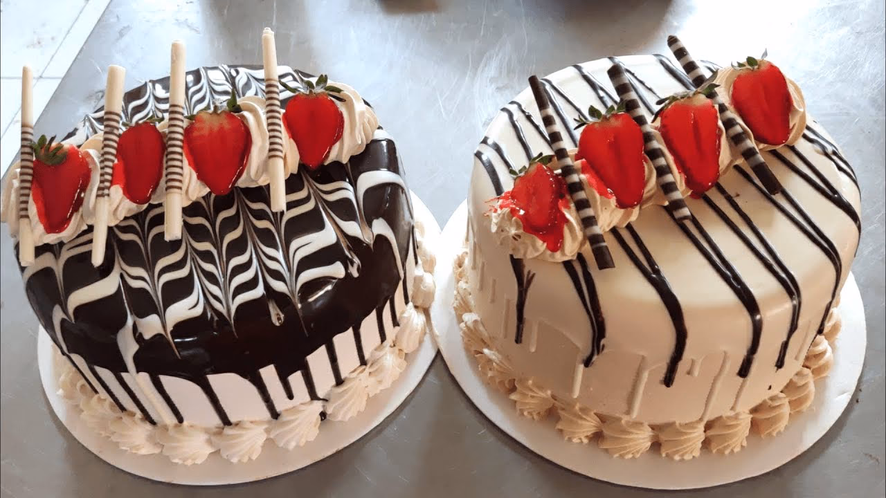 ¿Cómo decorar un pastel con ganache de chocolate negro?