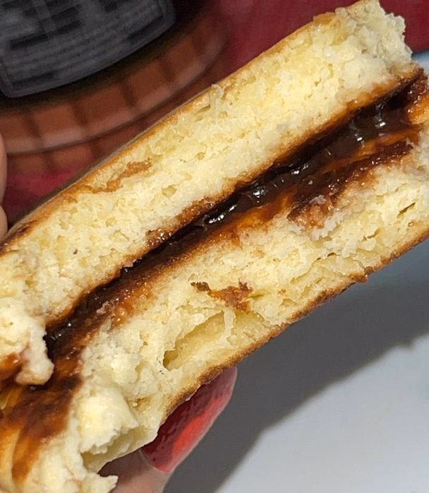 ¿Cuánta harina usará Lucía para preparar panqueques?