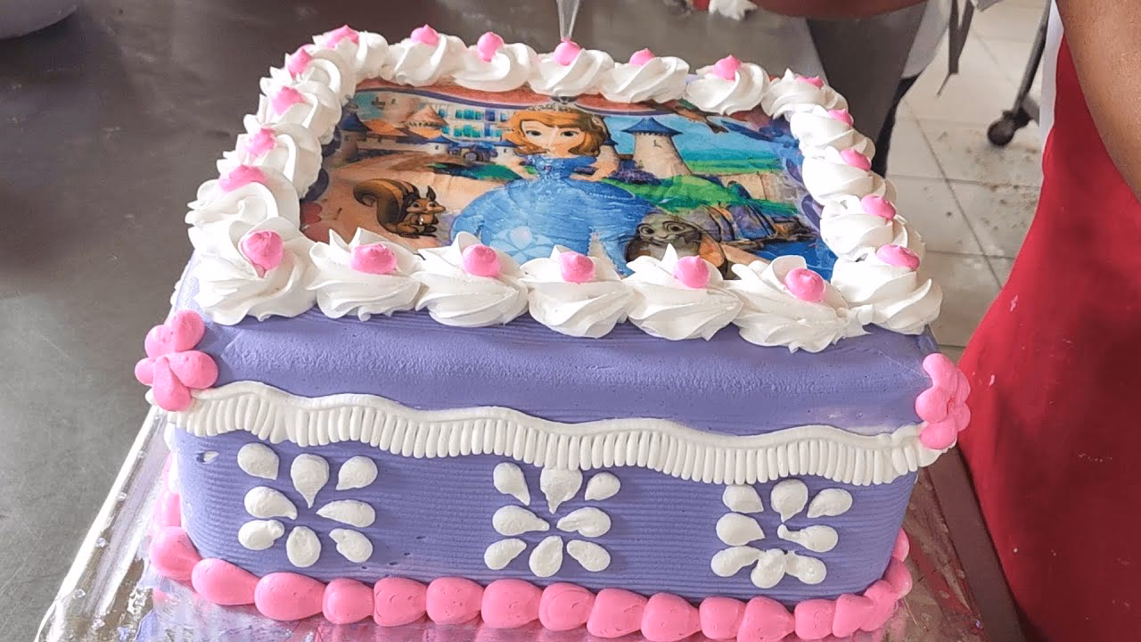 ¿Cuántas porciones rinde una torta cuadrada?