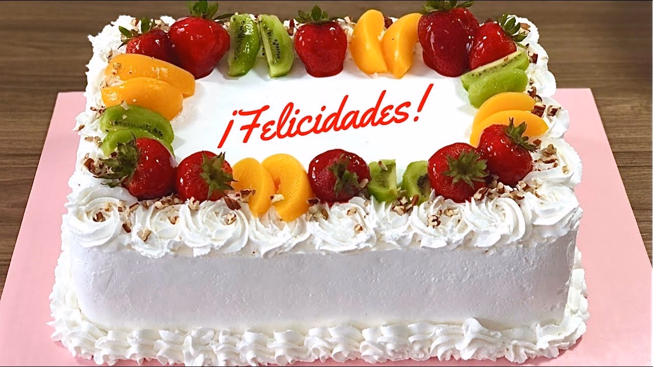 ¿Cómo se prepara el merengue para decorar la torta?