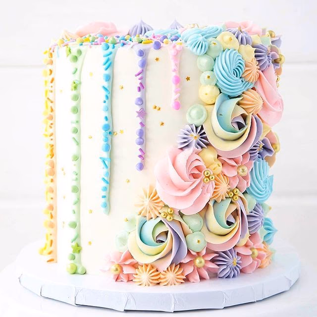 ¿Cómo hacer una tarta arcoíris de cumpleaños?
