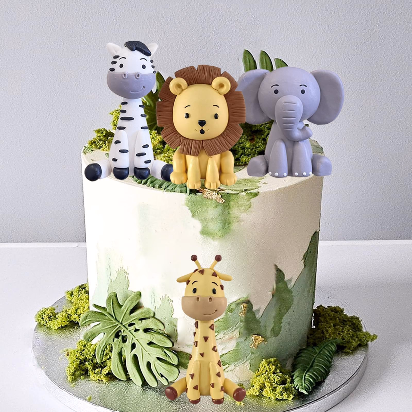 ¿Cómo viajan las jirafas, leones y elefantes?