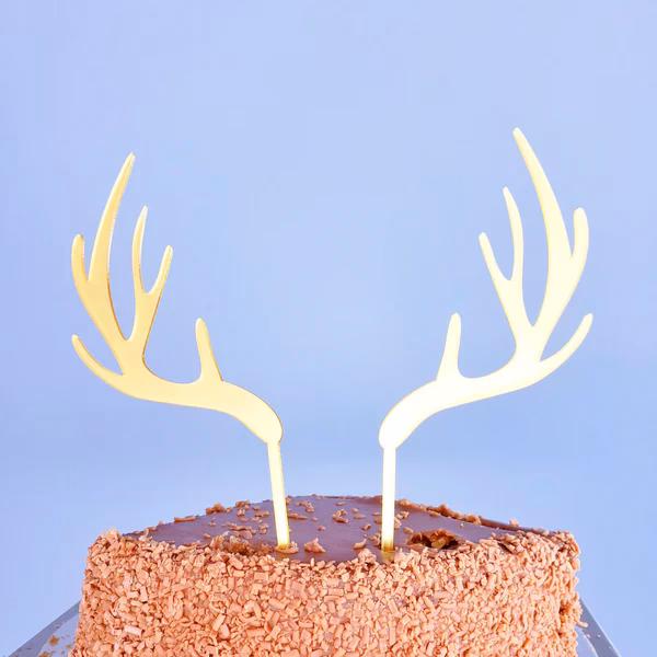 ¿Cómo se decoran los cuernos de los toros?