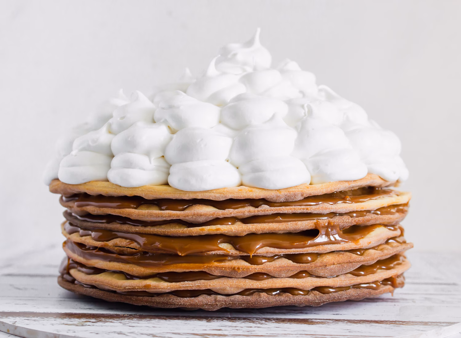 ¿Qué es una tarta de dulce de leche y merengue?