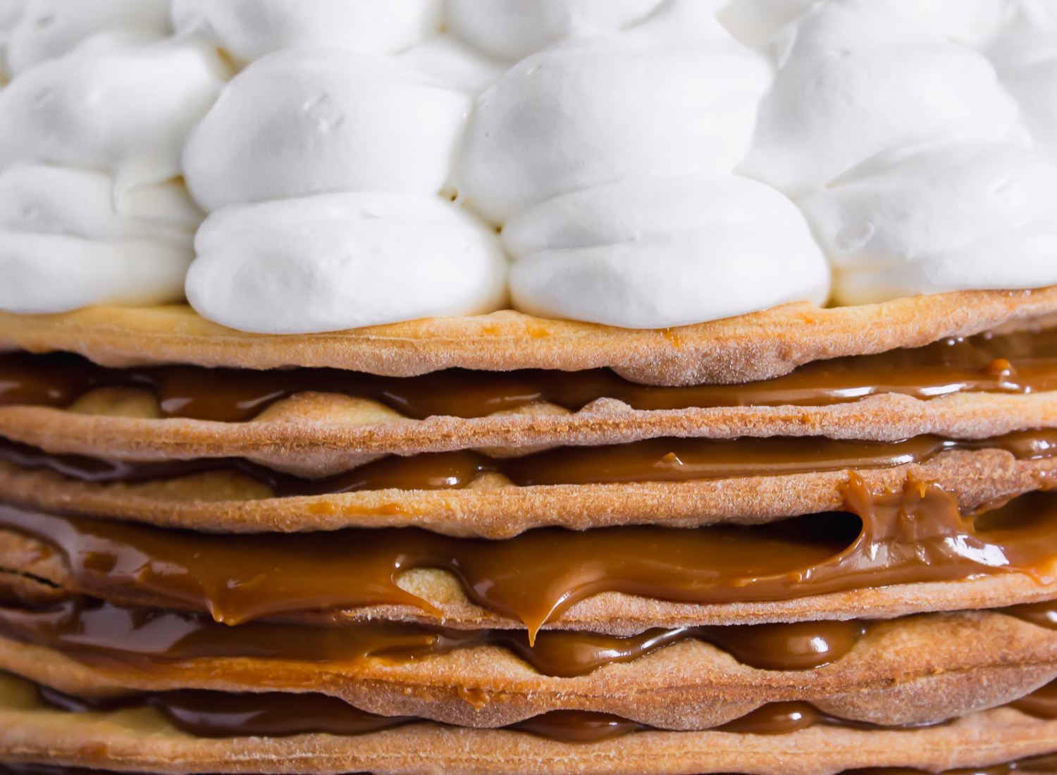 ¿Cómo se llama la torta con dulce de leche y merengue?