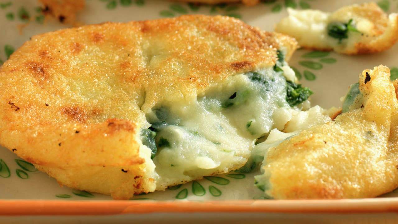 ¿Cómo hacer una tortilla de papas con espinaca?