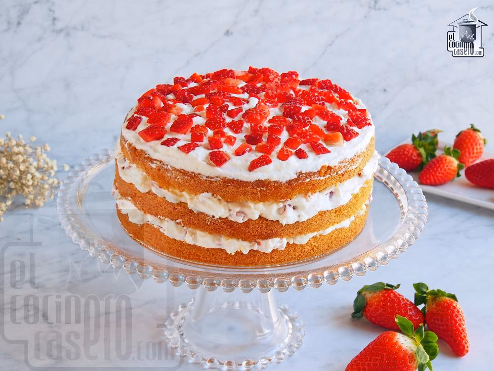 ¿Qué textura tiene la tarta sencilla de fresas?