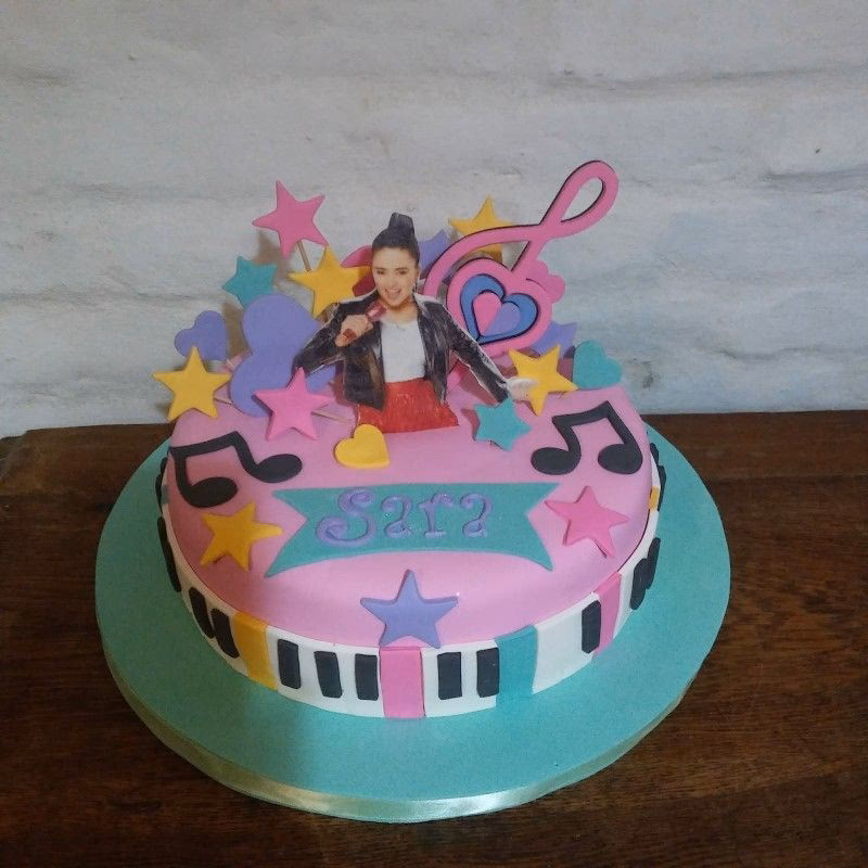 ¿Quién hace la música de Kally's mashup?