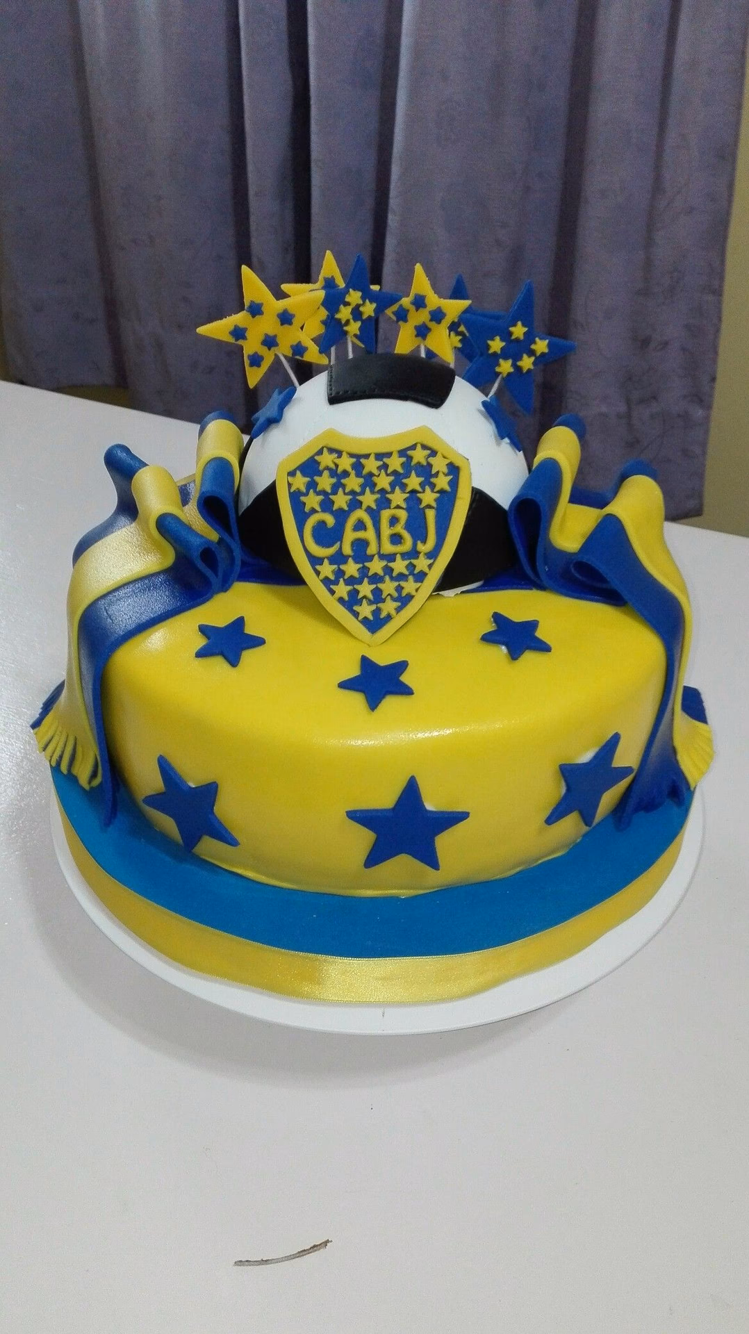 ¿Cómo se prepara el pancete largo relleno de mazapán de yema?