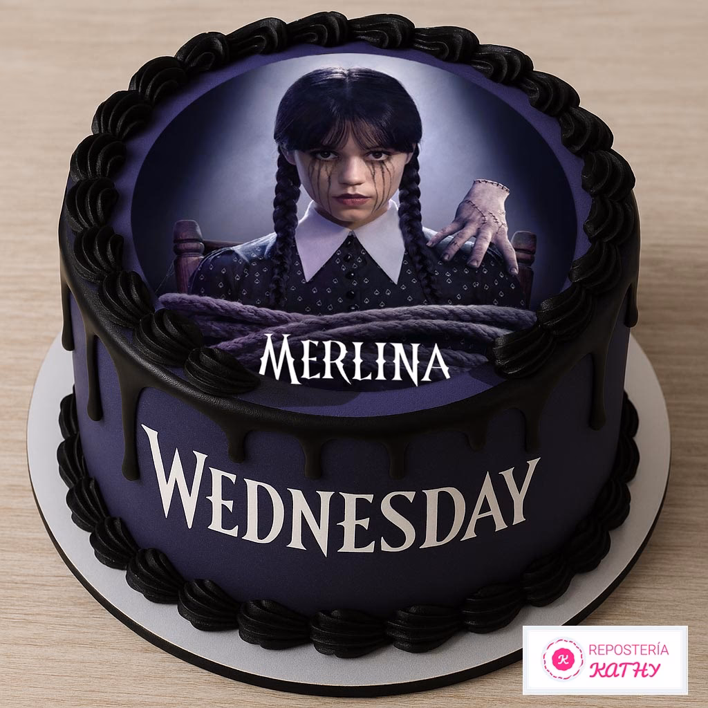 ¿Cómo decorar una torta de Merlina Addams?