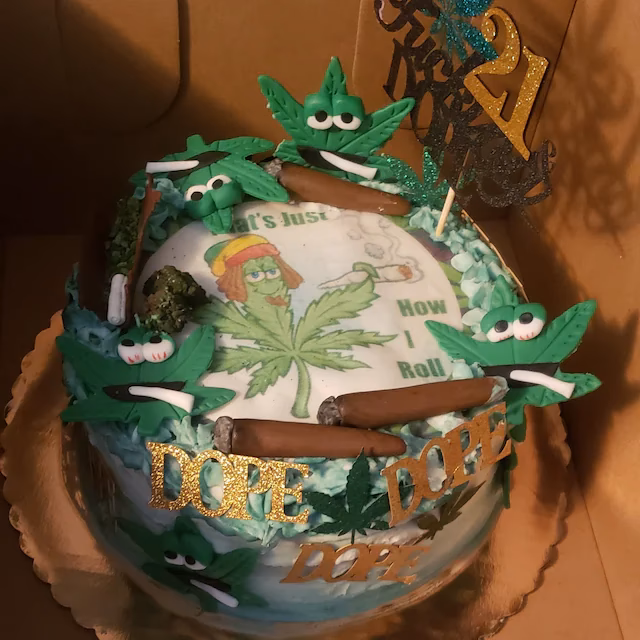 ¿Cómo debo darle su torta a mi perro?