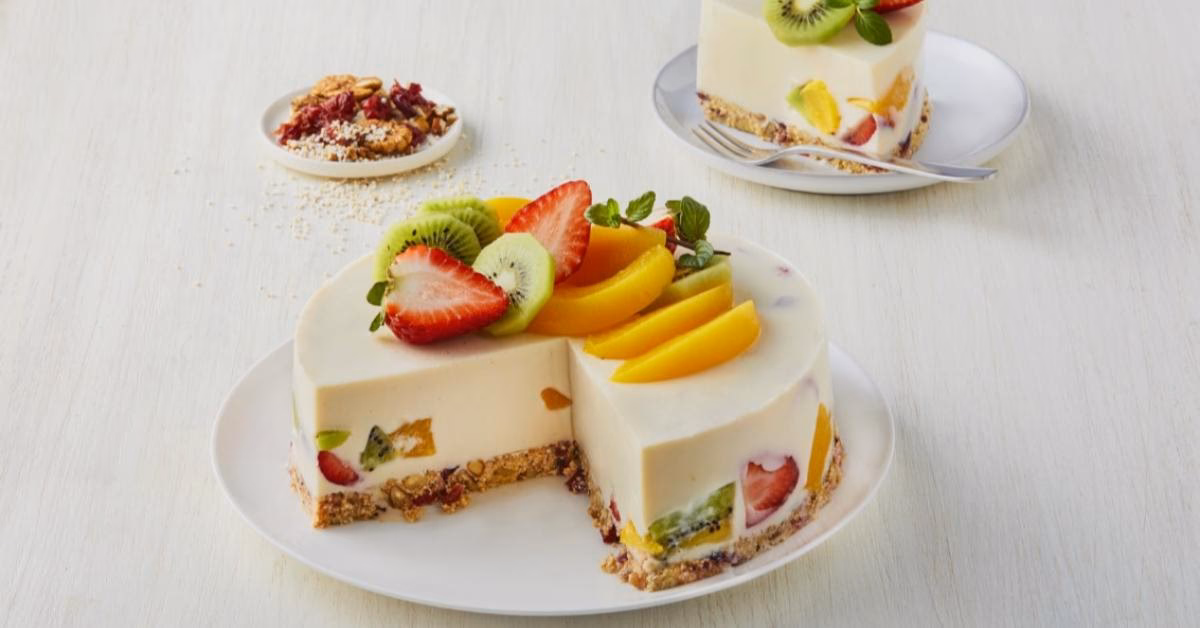 ¿Qué se puede servir con la torta de yogurt?