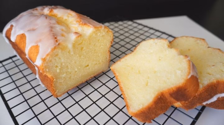 ¿Cómo hacer una torta con harina de almendras e yogur?