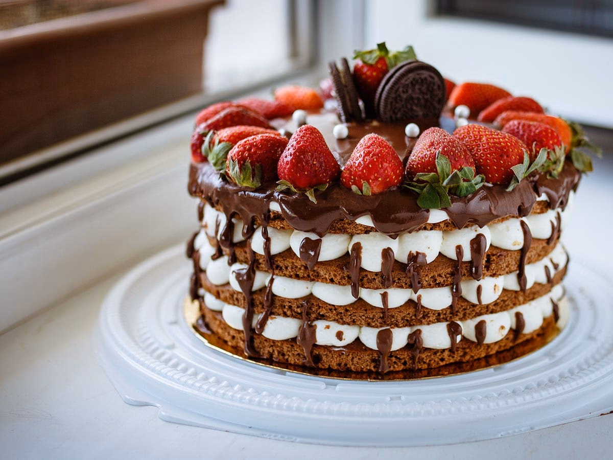 ¿Cómo decorar tortas con frutas?