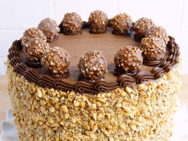 ¿Qué es el pastel de Ferrero Rocher?