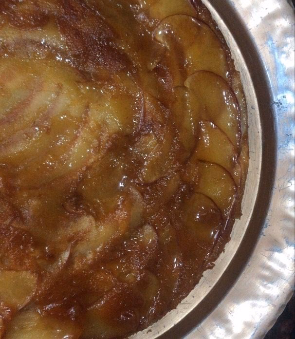 ¿Qué es la torta invertida de manzana?