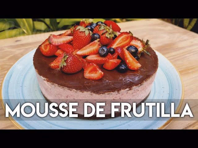 ¿Qué es una torta de frutillas, crema y chocolate?