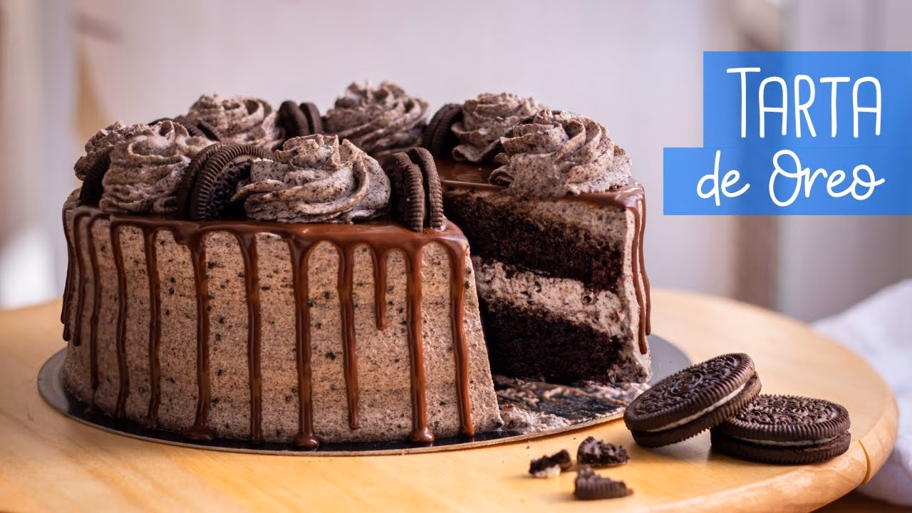 ¿Cómo se prepara el bizcocho de oreo y chocolate blanco?