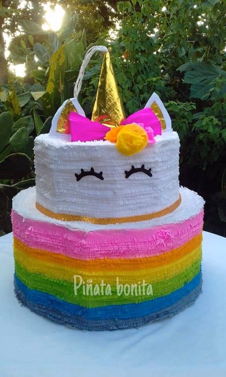 ¿Cuánto mide una piñata unicornio?