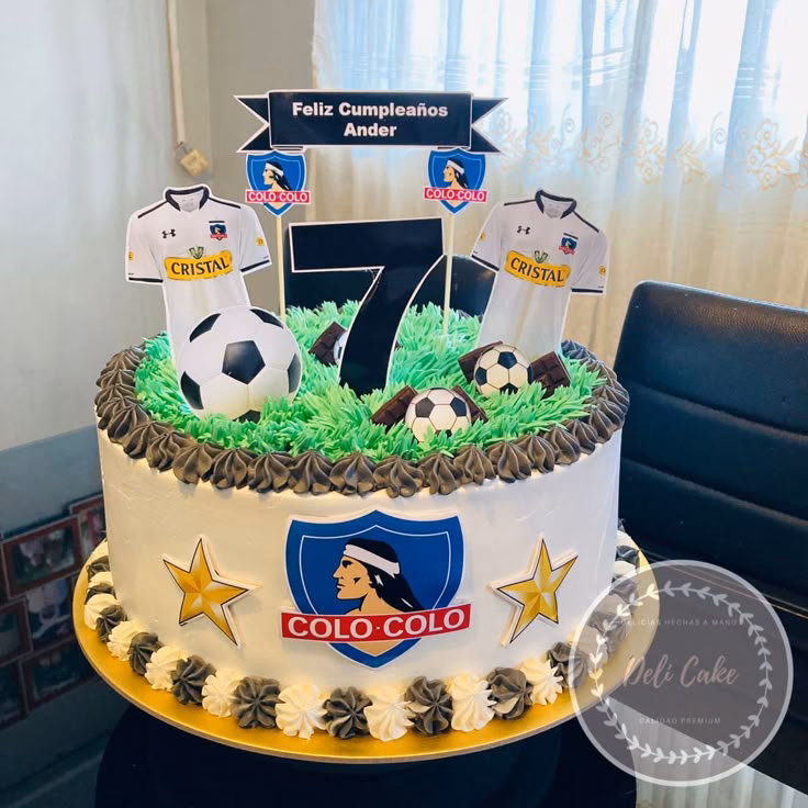 ¿Qué es la torta temática de Colo-Colo?