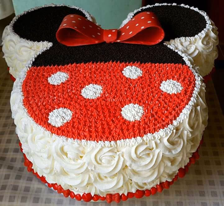 ¿Cómo decorar galletas con la forma de Minnie?
