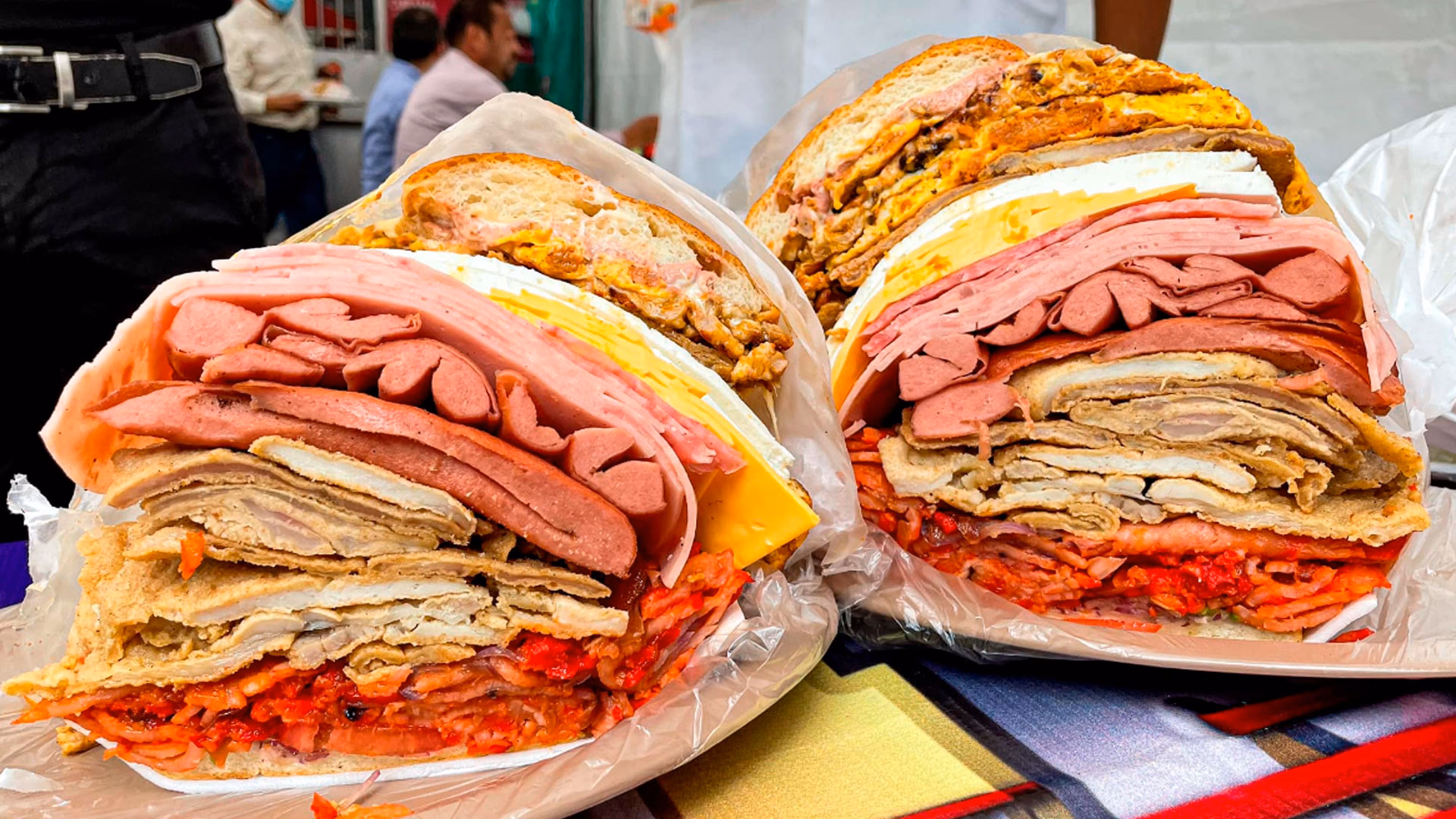 ¿Qué ofrece la ciudad de México para los amantes de las tortas gigantes?