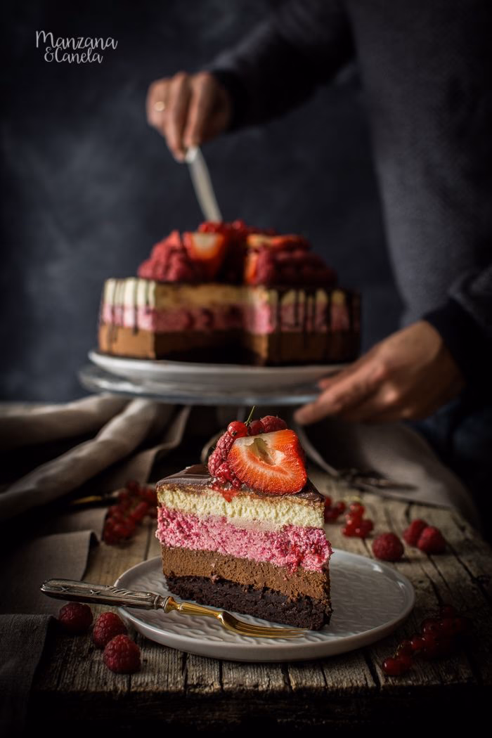 ¿Qué ingredientes contiene el pastel semifrío de trufa?