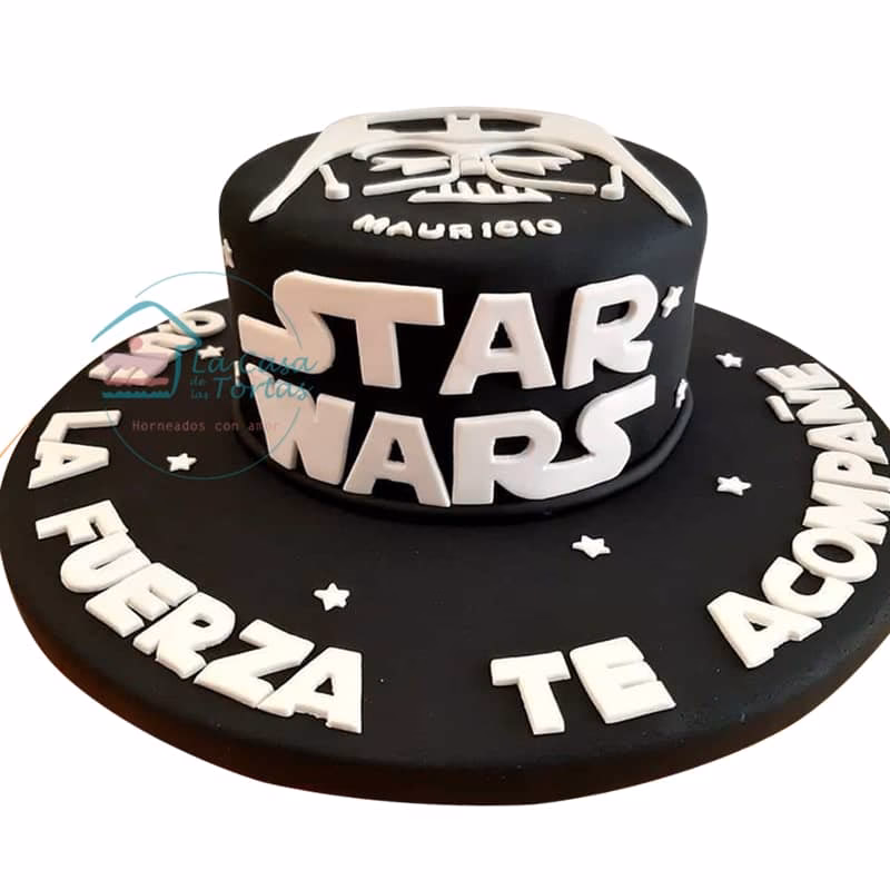 ¿Qué contiene la torta Star Wars?