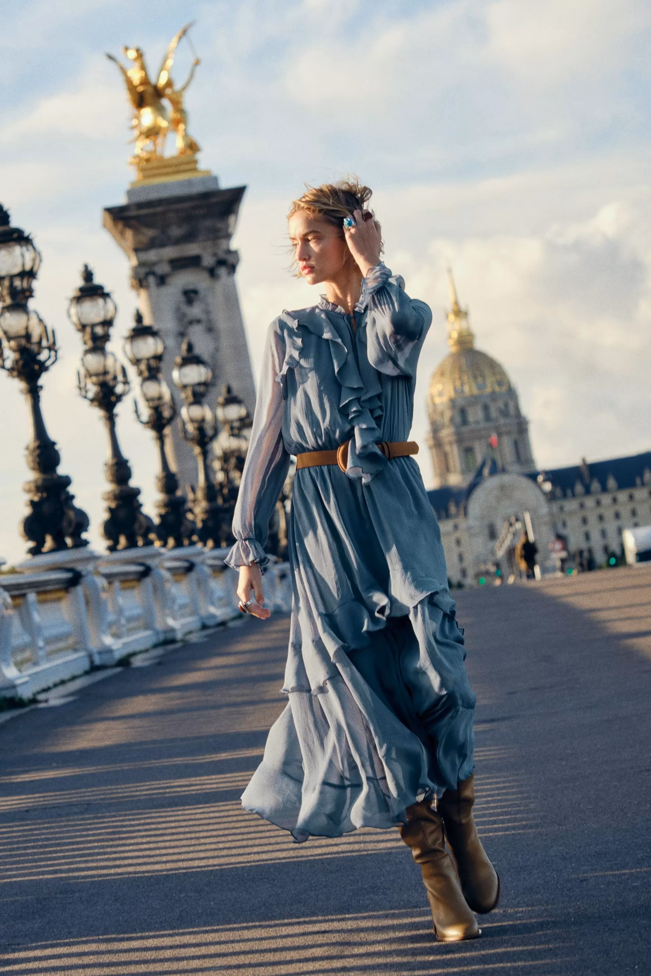 ¿Cuál es el vestido azul de Zara para estrenar la primavera?