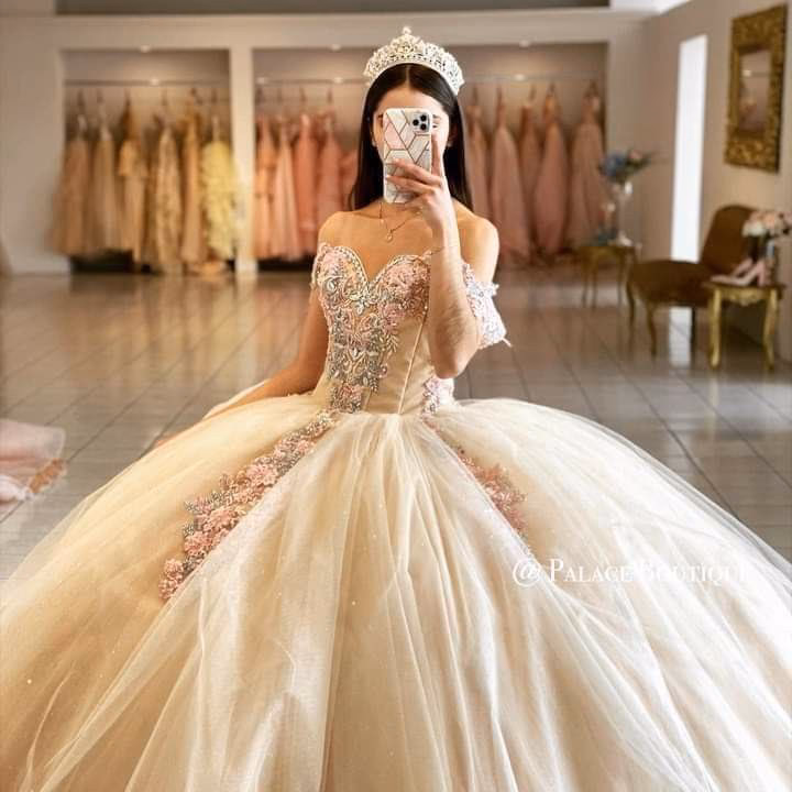 ¿Cómo elegir un vestido beige?