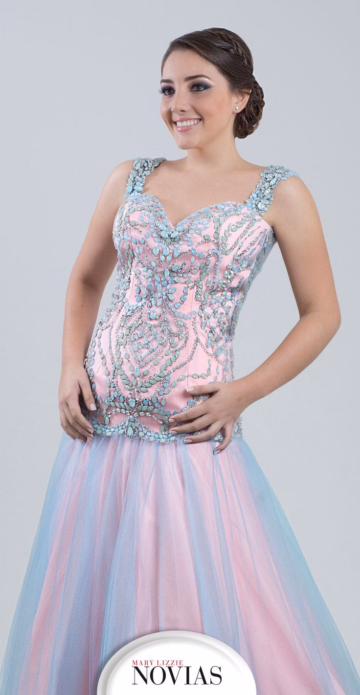 ¿Cuáles son los diferentes tipos de vestidos de 15 celestes?