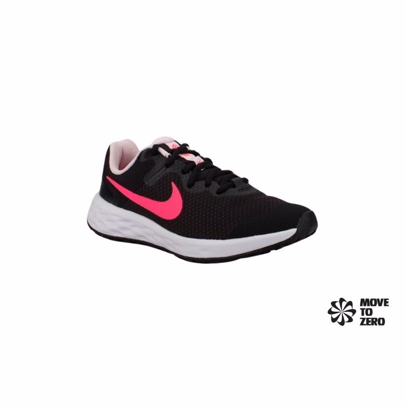 ¿Cuál es el color de la zapatillas Nike?