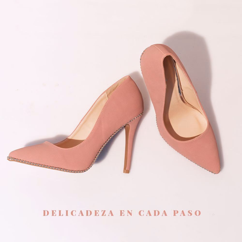 ¿Qué significa llevar zapatos color pastel?